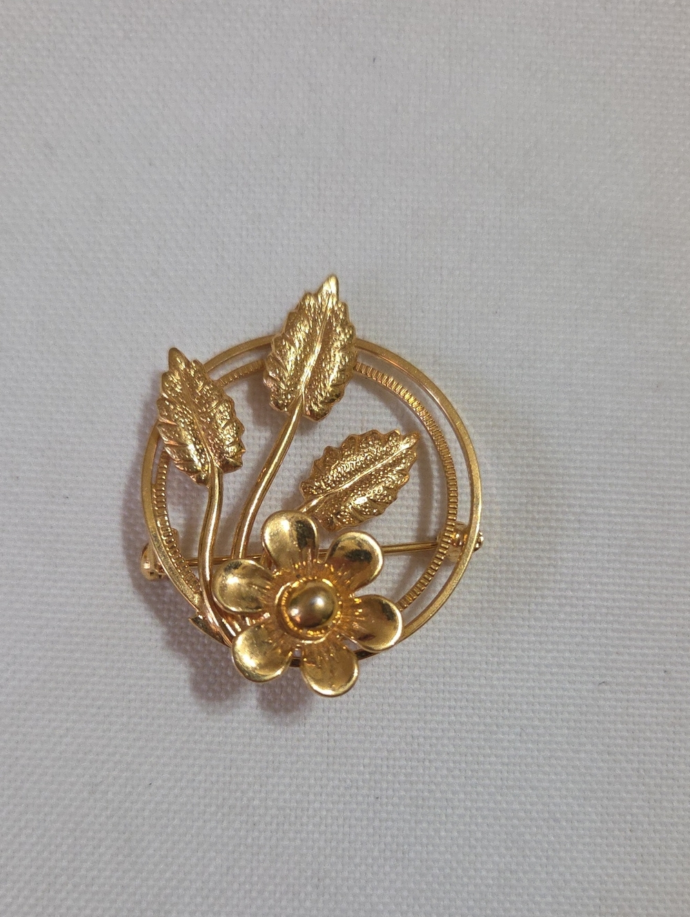 Gold Floral Circle Brooch - Women Jewelry